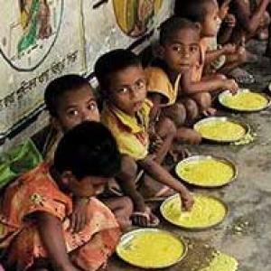 Cabinet clears Ordinance to implement Food Security Bill