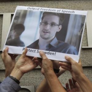Venezuela, Nicaragua offer asylum to Edward Snowden