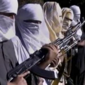 Pakistani Taliban ban tight and thin clothes during Ramzan