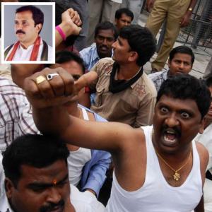 'Businessmen MPs from Andhra spreading fears over Telangana'