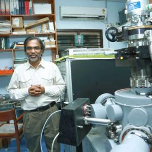 Professor uses nanotechnology to build affordable water filter