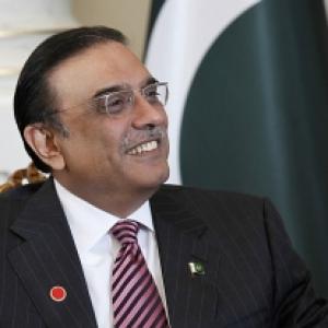 Zardari poised to make history, to address joint Parl session