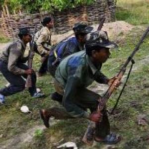 150 Maoists attack train in Bihar; 3 killed, 5 injured