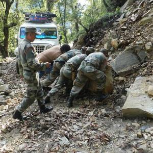 2 more bodies pulled out in Kedarnath, operation stopped