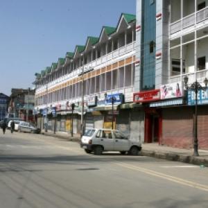 Kashmir shuts down over demand for Guru's remains