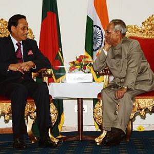 President Pranab urges Bangladesh to open up to India