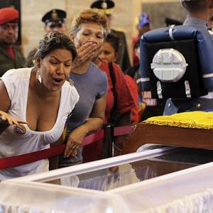 PHOTOS: Heartbroken Venezuela mourns Chavez