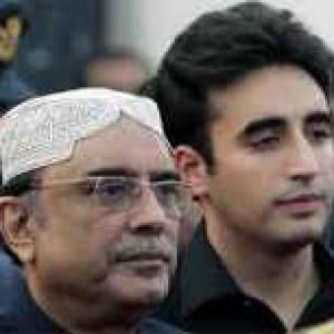Zardari heads to Dubai to pacify Bilawal