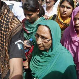 Pakistan backstabbed India, says Sarabjit's sister