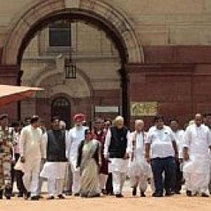 NDA MPs meet President on Chinese incursion
