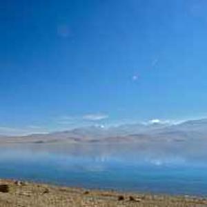 Khurshid, Chinese foreign minister discuss Ladakh incursion
