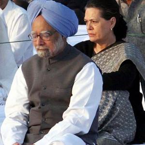 Sonia upset with anxious PM's deferment of food ordinance