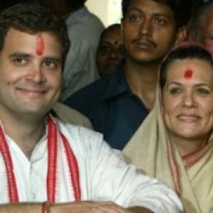 No rift with PM, we all stand by him: Sonia 