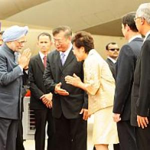 India looks east; signs seven treaties with Thailand