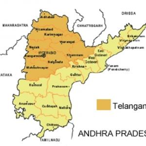 CM, Jagan urge Prez Pranab to stop division of Andhra