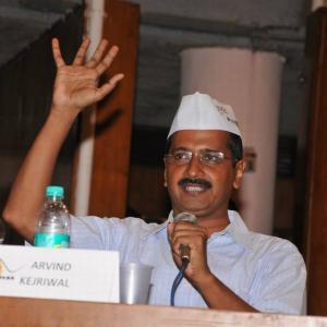 Aligning with Cong or BJP will be like cheating people: Kejriwal