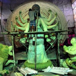 PHOTOS: Kolkata gears up for Durga Pujo