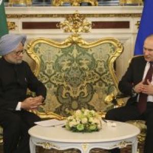 PM, Putin praise each other for bolstering bilateral ties
