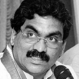 Seema-Andhra Cong MP Rajagopal withdraws plea in HC