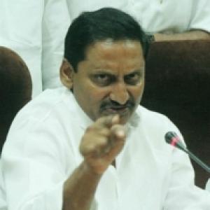 CM writes to PM, Pranab on bifurcation of Andhra Pradesh