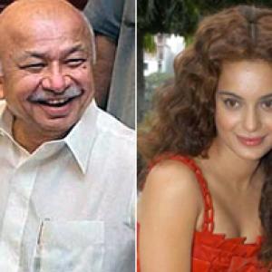 Home minister Shinde dances to filmy tune on blast day. BOO him!
