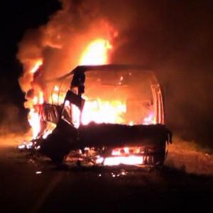 8 killed as bus catches fire on Mumbai-Ahmedabad highway