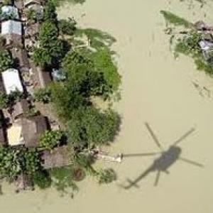 190 people killed in Bihar floods; Nitish makes aerial survey