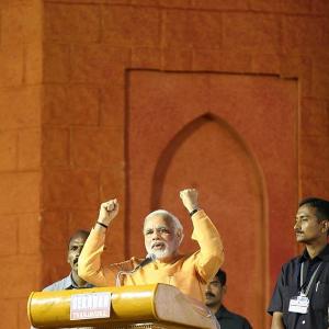 What is the need for dialogue with Pak: Modi at Trichy rally