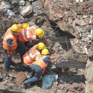 Mumbai building collapse: Death toll 25, search for survivors on
