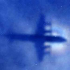 Malaysia corrects final words from MH370, search continues