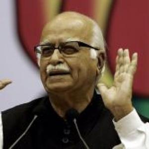 Cong moves EC over 'discrepancies' in Advani's affidavits