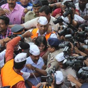 Posters at Varanasi railway station mock Kejriwal