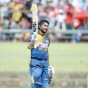 Sangakkara century lifts Sri Lanka to win over England