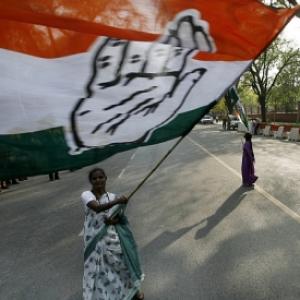 SC issues notice to Cong, NCP on using flags similar to tricolour