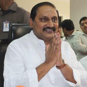 Kiran Reddy quits Andhra CM's post, Congress