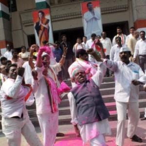 Desperate Congress hunts in TN, plays waiting game in Andhra