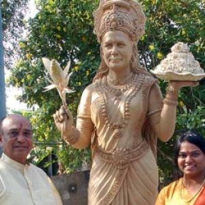 Now, a temple for 'Mother Sonia', saviour of Telangana!