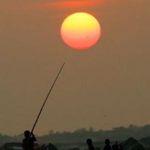 25 Indian fishermen arrested in Sri Lanka