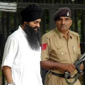 SC stays execution of 1993 Delhi blast convict Bhullar