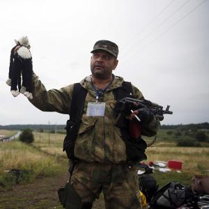 Russian crew downed MH17, rebels cleaning up act: Ukraine