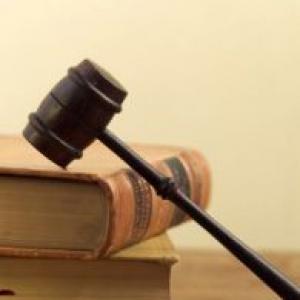 Govt to seeks jurists' views on bill to scrap collegium system