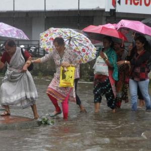 Red alert in Maharashtra, Gujarat as very heavy rains predicted