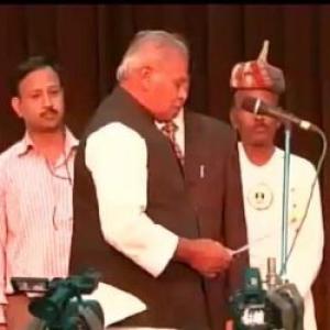 14 new ministers inducted into Manjhi cabinet in Bihar
