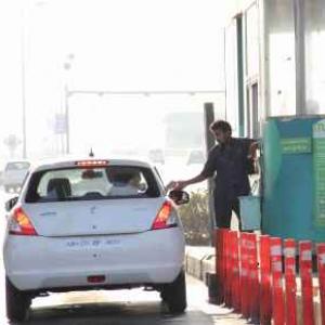 Maharashtra to shut down 44 toll plazas