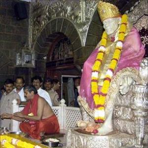 Sai Baba just a 'Muslim fakir', can't be worshipped: Shankaracharya