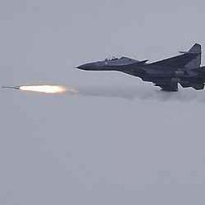 Astra missile debuts from a Sukhoi-30MKI fighter