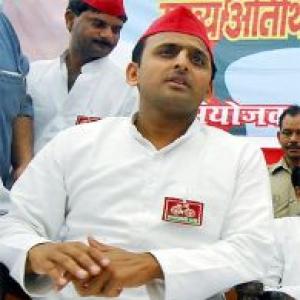 36 SP leaders sacked, but Akhilesh won't quit