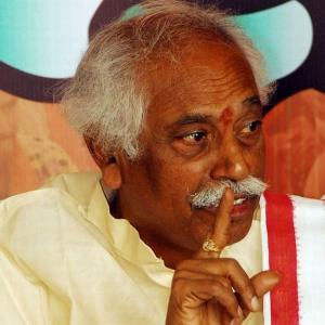 Union minister Dattatreya booked over Dalit student's suicide