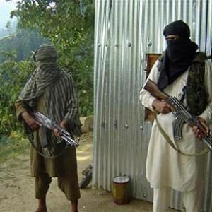 Pak militants behead man in full public view
