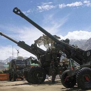 India decides to buy 814 artillery guns
